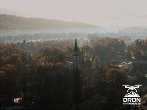 Kościół Mysłakowice z drona
